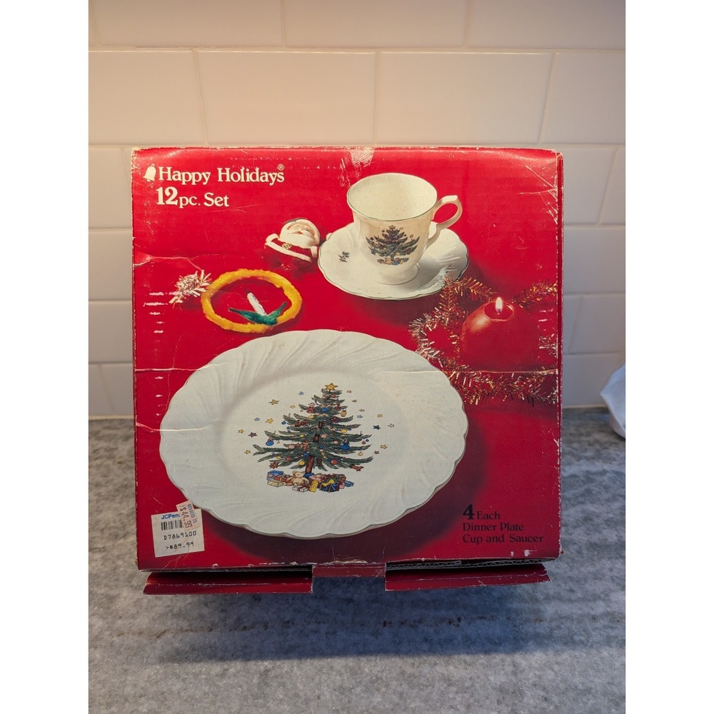Vintage Nikko Christmas Dinner Set: 4Plates, 4Teacups & Saucers, In Orig Box